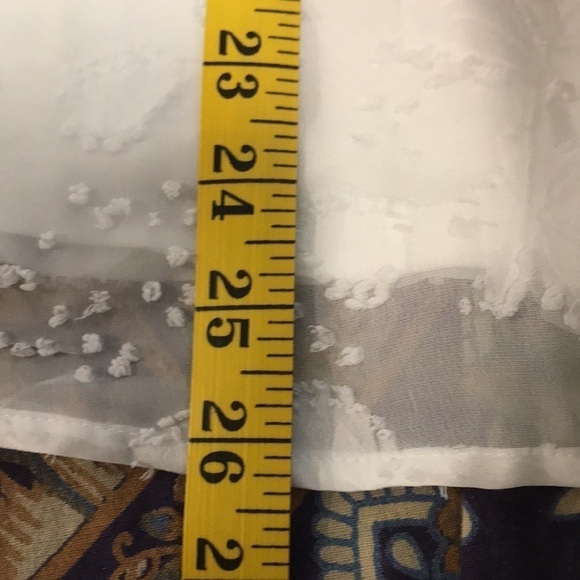 ELLE Women’s White Tunic Blouse Lined Textured Floral Design Flutter Sleeves L - Picture 11 of 12